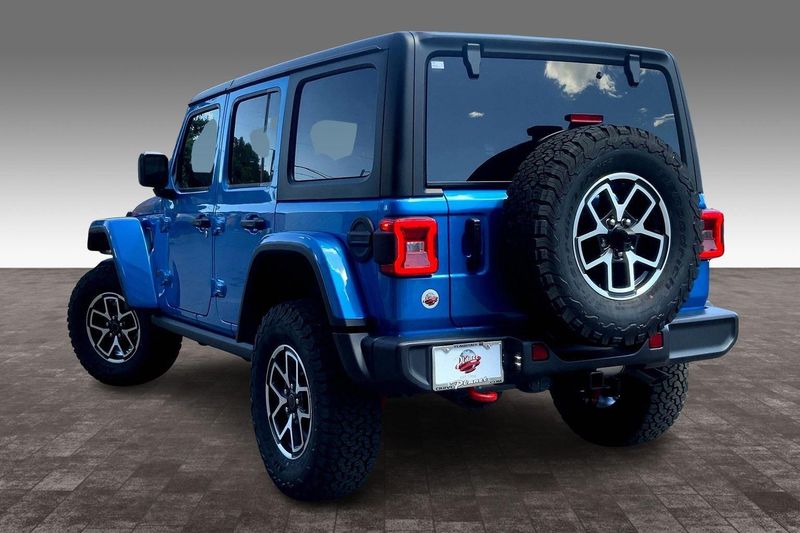 2025 Jeep Wrangler Unlimited Rubicon photo 3