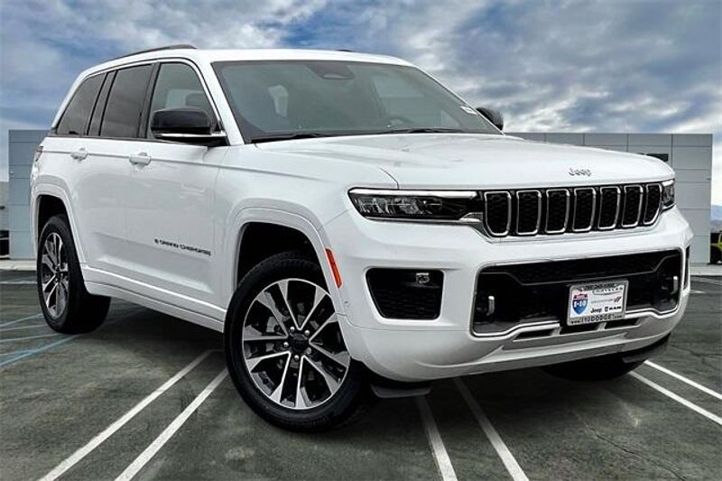 2025 Jeep Grand Cherokee Overland 4x4Image 14