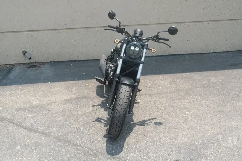 2025 Honda SCL 500 MATTE BLACK METALLIC Image 5