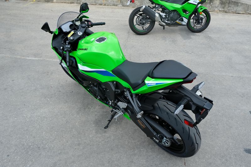 NEW 2026 KAWASAKI NINJA ZX6R ABS Image 5