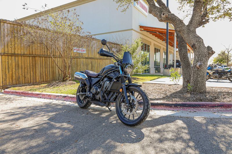 USED 2025 HONDA SCL 500 Image 1