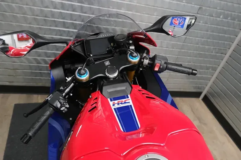 NEW 2026 HONDA CBR1000RRR FIREBLADE SP Image 14
