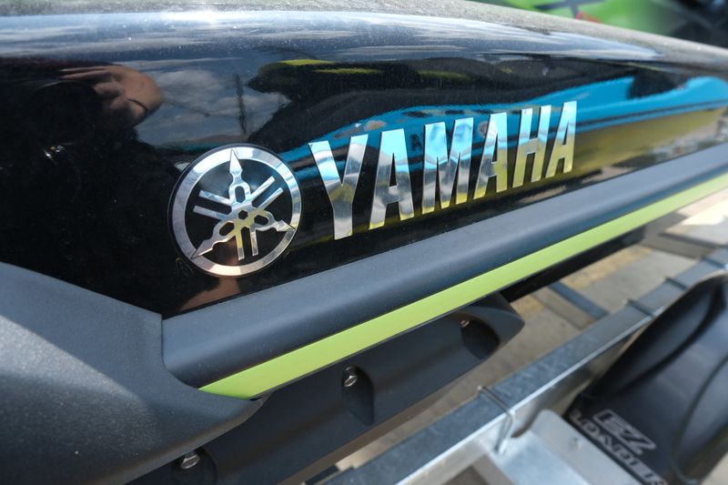 2024 Yamaha WAVERUNNER FX CRUISER SVHO WITH AUDIO BLACK AND ACID GREEN Image 9