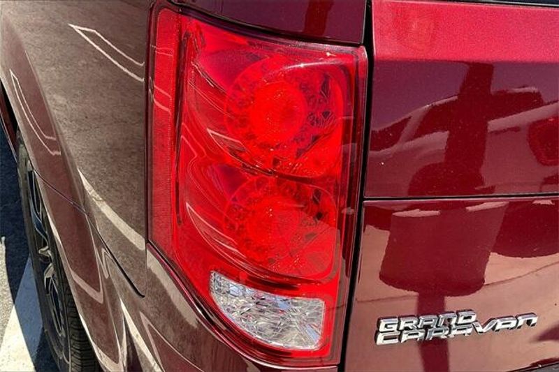 2019 Dodge Grand Caravan SXTImage 28