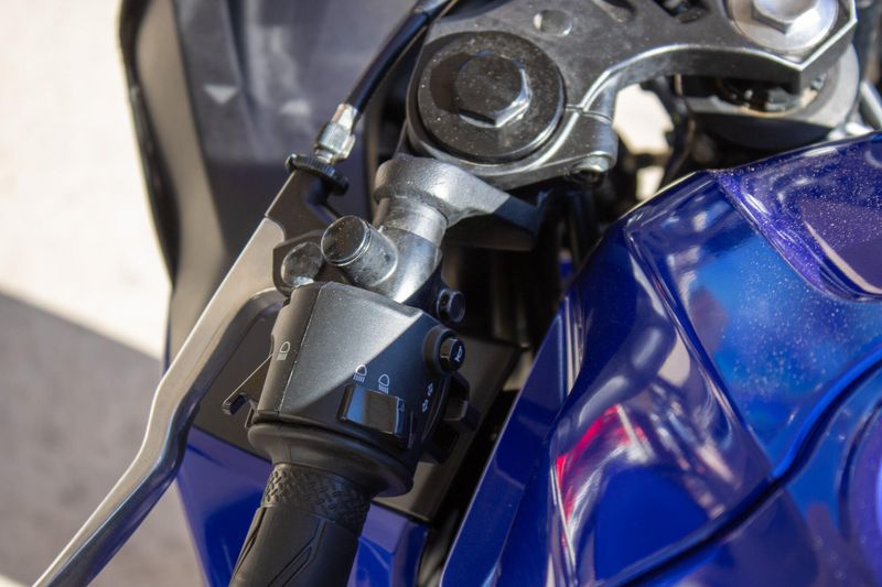 USED 2024 YAMAHA YZFR3 ABS Image 22