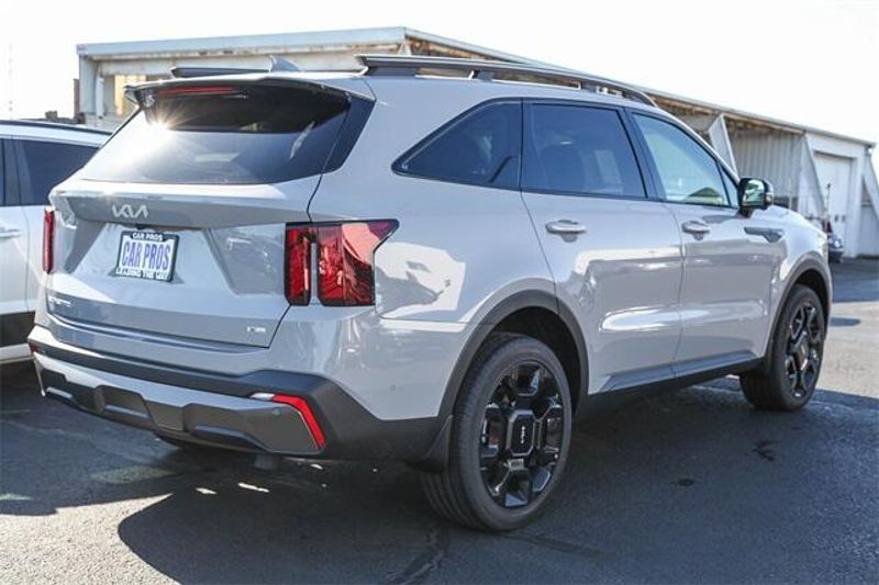 New 2025 Kia Sorento X-Line SXImage 17