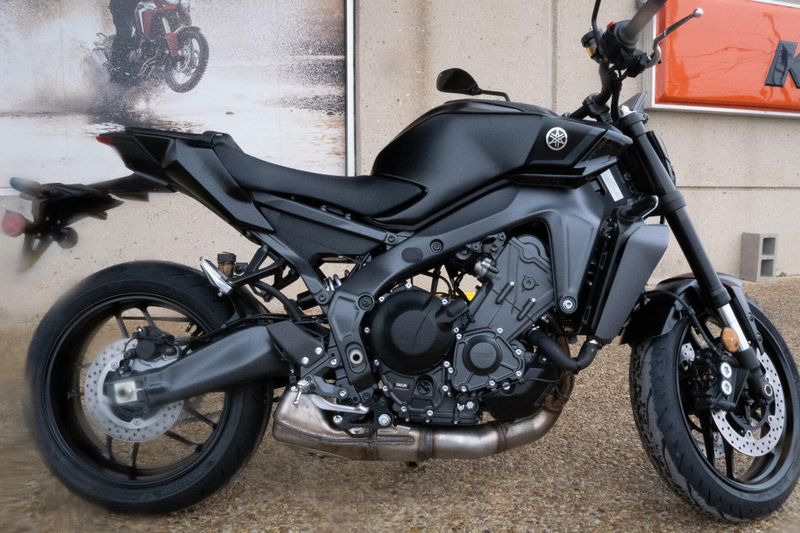 2025 Yamaha MT09 MATTE RAVEN BLACKImage 16