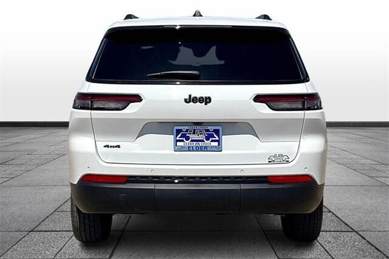 2024 Jeep Grand Cherokee L Altitude X 4x4Image 4