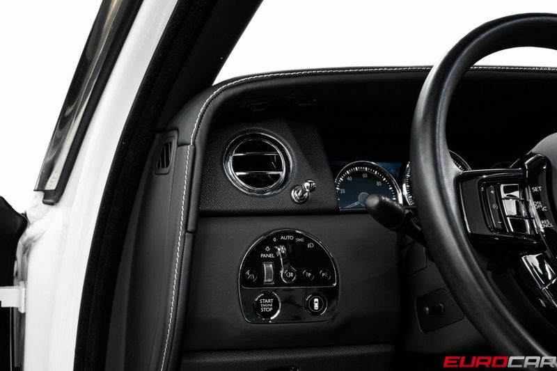 2020 Rolls-Royce Cullinan *PANORAMIC SUNROOF * IMMACULATE CONDITION*Image 24