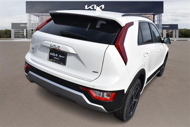 2025 Kia Niro EXImage 3