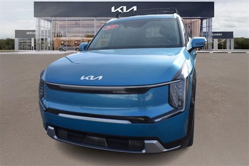 2025 Kia EV9 LandImage 7