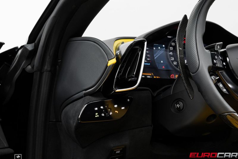 Used 2025 Ferrari Roma *FULL BODY PPF * CARBON FIBER LED STEERING WHEEL*Image 26