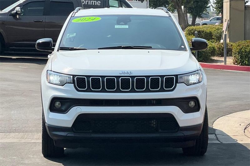 2024 Jeep Compass Latitude photo 9