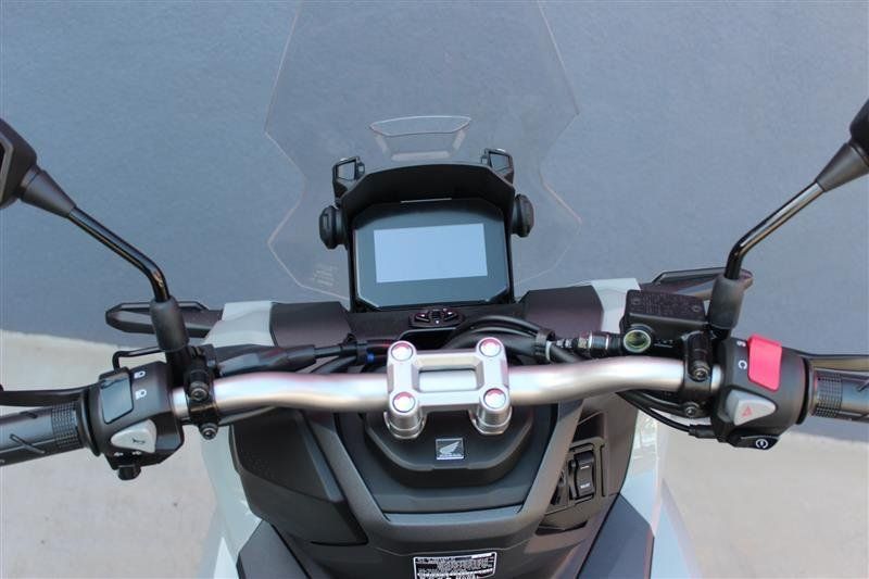 New 2026 Honda ADV160 Image 10