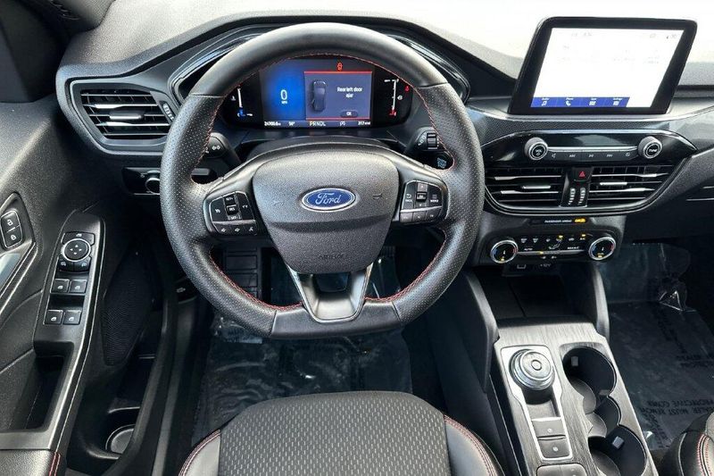Used 2025 Ford Escape ST-LineImage 13