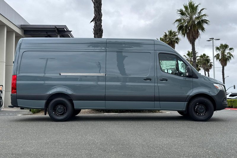 New 2026 Mercedes-Benz Sprinter 2500 Image 3
