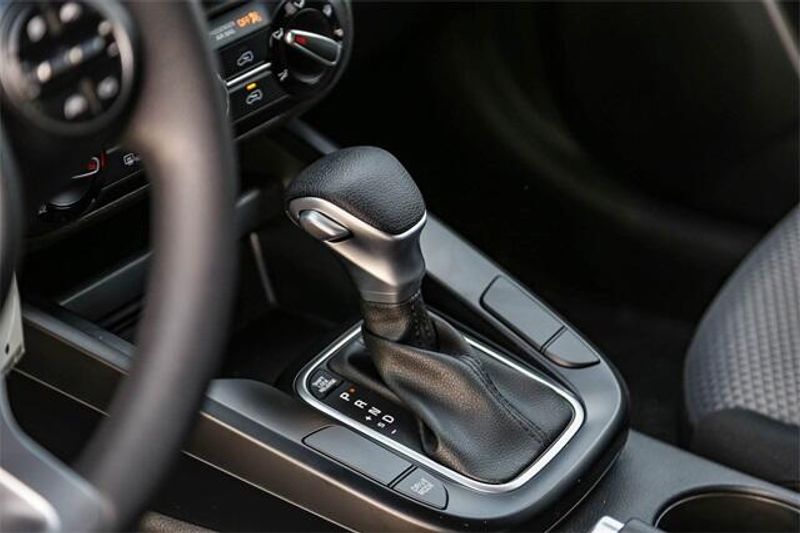 2025 Kia Soul LXImage 10