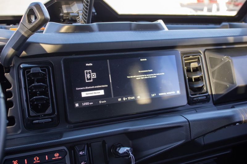 NEW 2026 CAN-AM DEFENDER MAX LONE STAR CAB HD11 Image 22