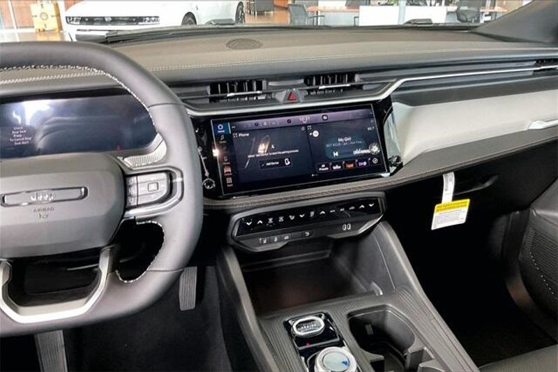 New 2026 Jeep Cherokee Limited 4x4Image 3