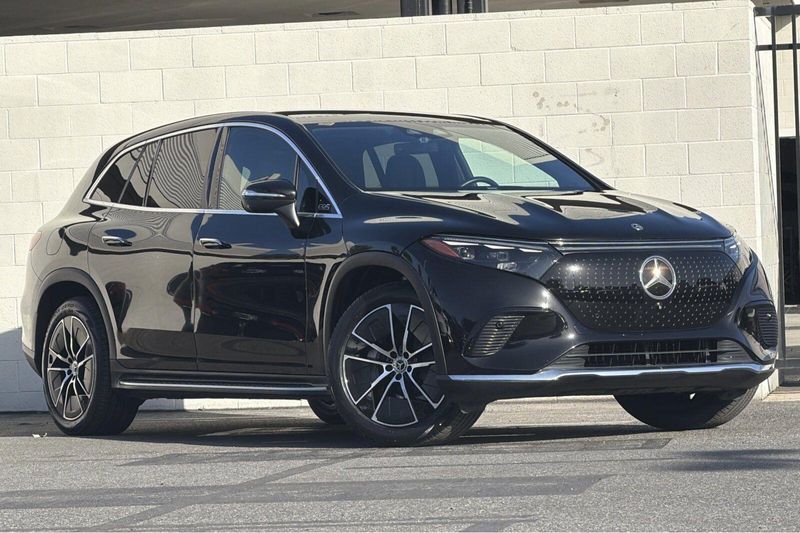 Used 2023 Mercedes-Benz EQS 450Image 2