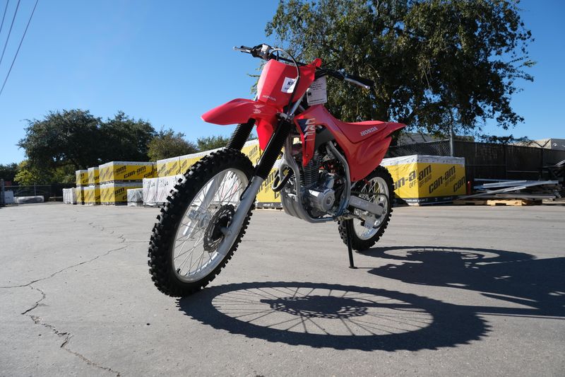 2025 Honda CRF 250F REDImage 15