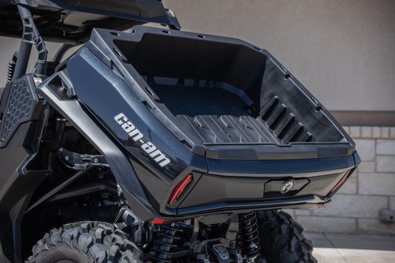 2025 Can-Am COMMANDER XT 700 TRIPLE BLACKImage 20