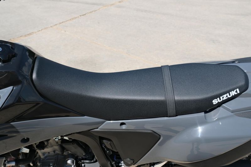 2025 Suzuki DRZ4S SOLID IRON GRAY Image 9