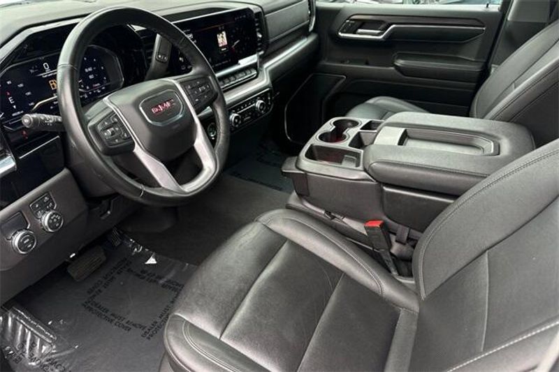 2024 GMC Sierra 1500 SLTImage 8