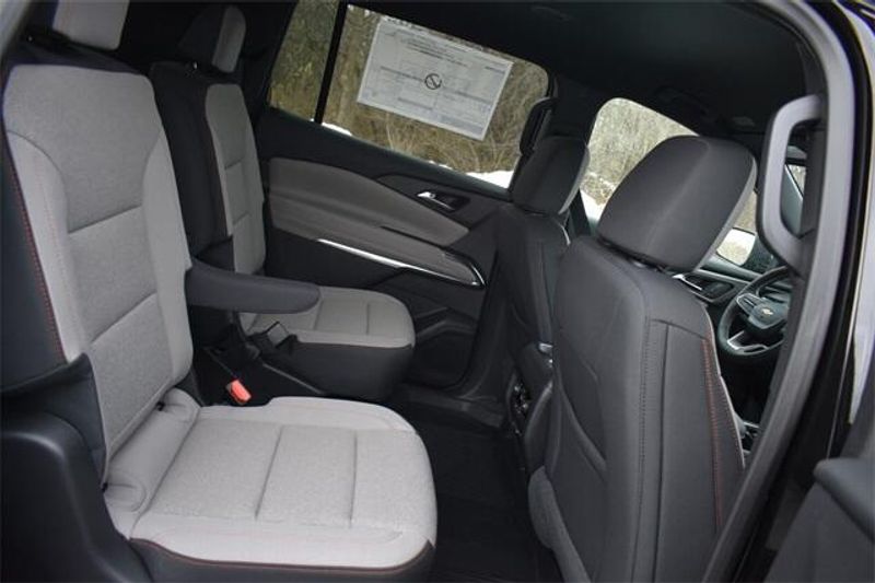 2025 Chevrolet Traverse LTImage 14