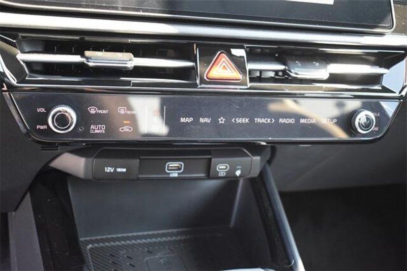 New 2025 Kia Niro SXImage 31