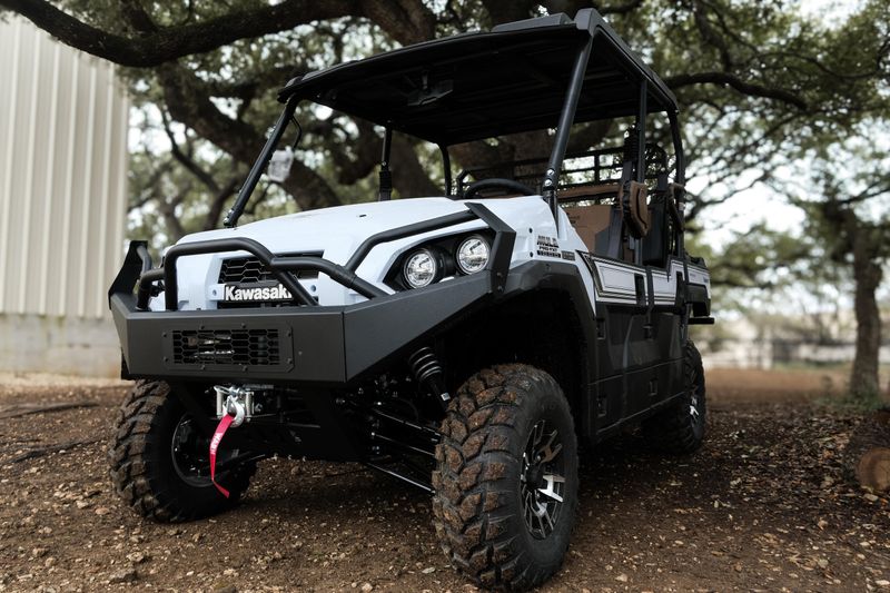 2025 Kawasaki MULE PROFXT 1000 LE PLATINUM RANCH EDITION METALLIC STARDUST WHITEImage 21