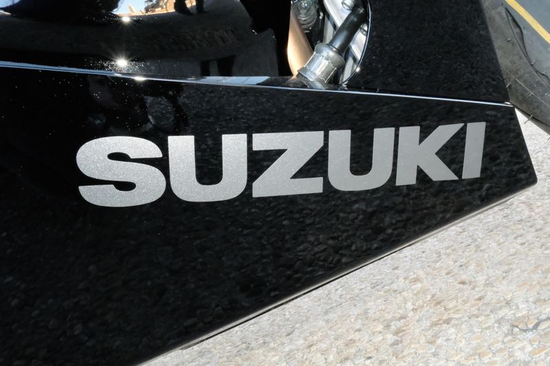 2025 Suzuki GSXR1000R REDImage 18