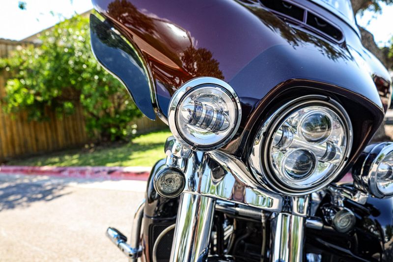 2019 HARLEY LIMITED ELECTRIC GLIDE CVO LIMITED  ROOT BEER Image 2
