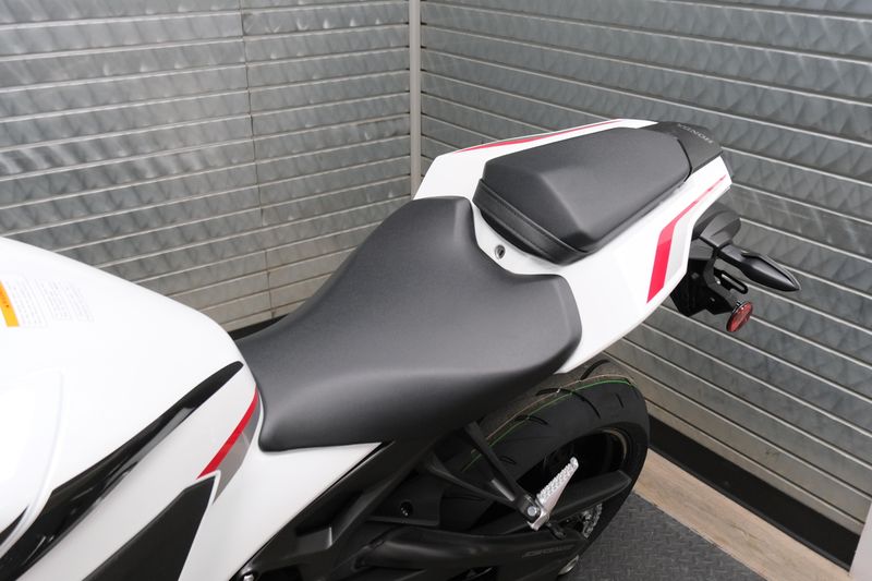 NEW 2027 HONDA CBR1000RR Image 14