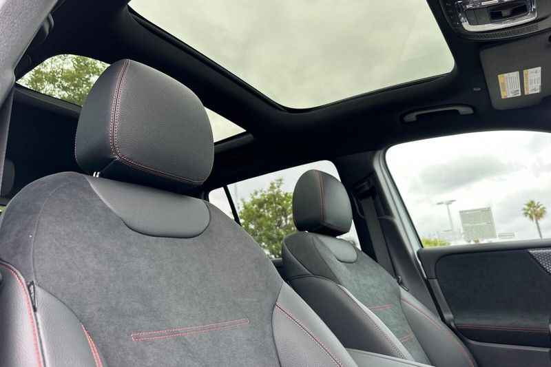 2024 Mercedes-Benz EQB 300Image 19