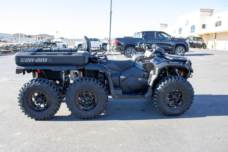 NEW 2026 CAN-AM OUTLANDER MAX 6X6 BACKCOUNTRY 1000R Image 2