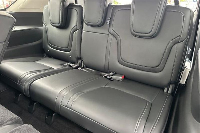 New 2025 Nissan Armada SVImage 12