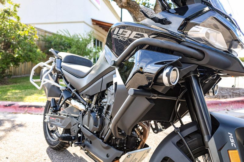 New 2025 CFMOTO IBEX 800E  GEM BLACK Image 11