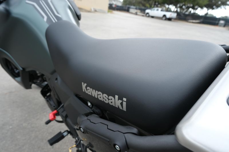 2025 Kawasaki KLR 650 METALLIC MATTE OLD SCHOOL GREENImage 20