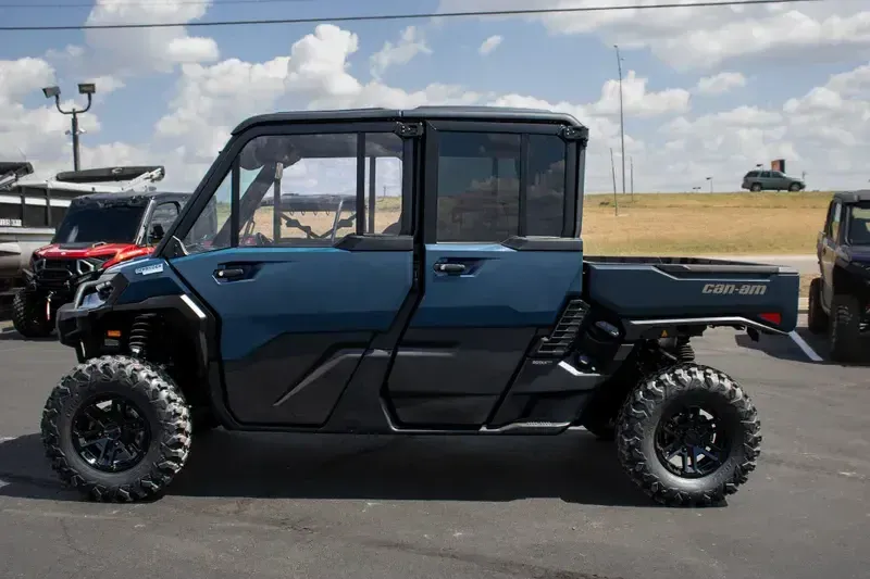 NEW 2026 CAN-AM DEFENDER MAX LIMITED CAB HD11 Image 3