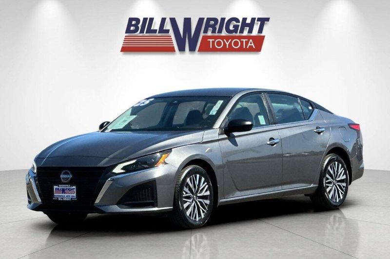 Used 2025 Nissan Altima 2.5 SVImage 7