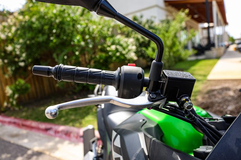 2025 Kawasaki VERSYSX 300  CANDY LIME GREEN AND METALLIC FLAT SPARK BLACK Image 29