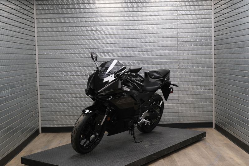 NEW 2026 YAMAHA YZFR3 ABS Image 7