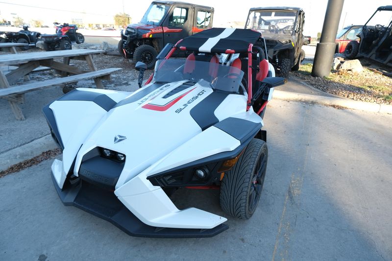 2016 Polaris SLINGSHOT SL LE WHITE PEARLImage 28