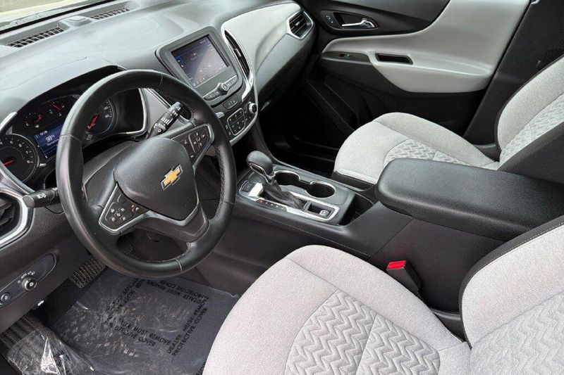 Used 2024 Chevrolet Equinox LTImage 9