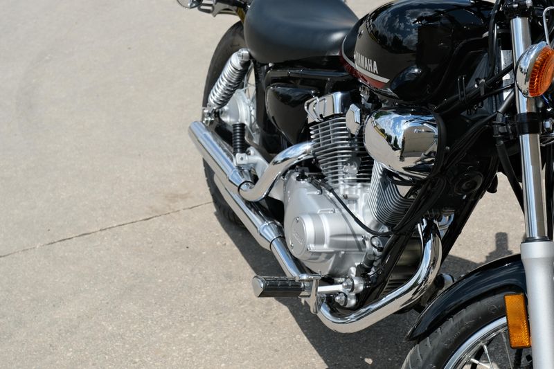 2025 Yamaha V STAR 250 RAVEN Image 17