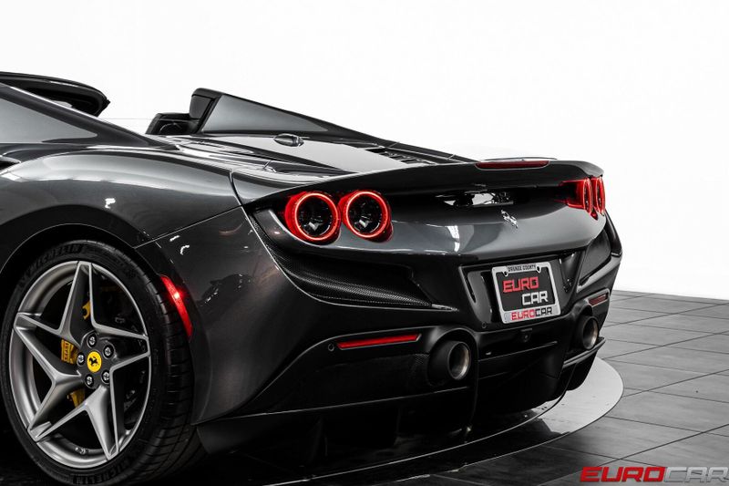 2022 Ferrari F8 Spider *HUGE CARBON OPTIONS * PASSENGER DISPLAY*Image 22