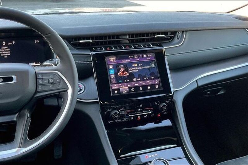 New 2025 Jeep Grand Cherokee Altitude 4x2Image 5