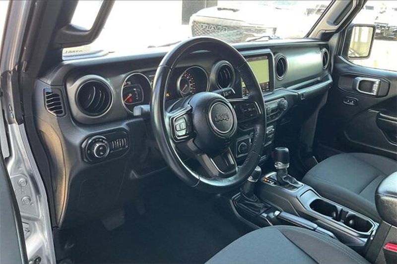 Used 2021 Jeep Gladiator WillysImage 14