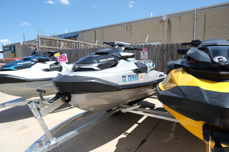 2020 SEADOO GTX LIMITED 300 GRAY Image 4